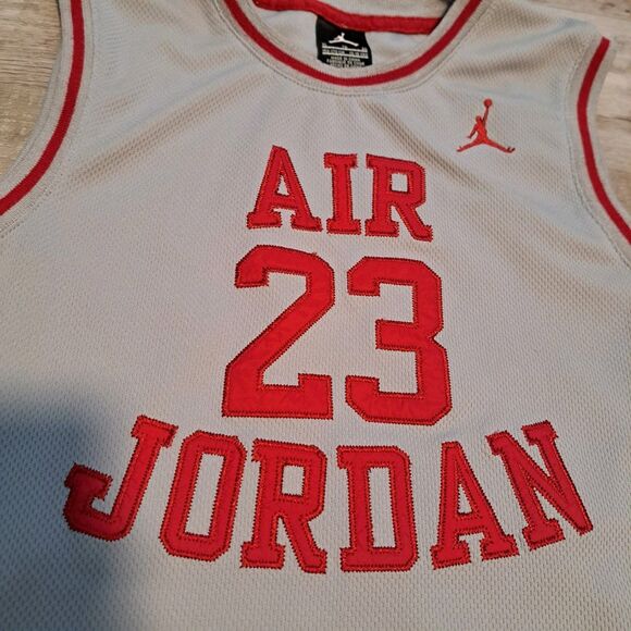 Nike Air Jordan # 23 Basketball Boys Jersey Youth Size XL 13-15 Years Grey - Picture 4 of 13